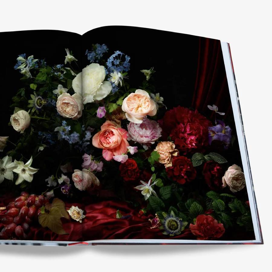 Flowers: Art & Bouquets