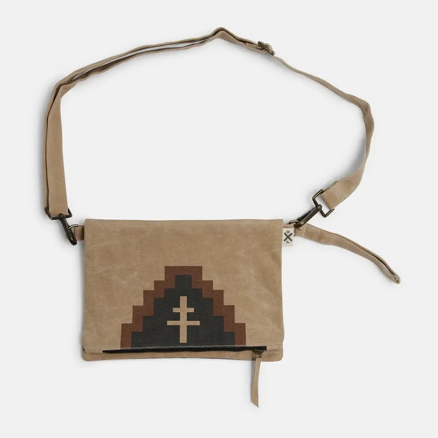 Market Clutch Bag - Mountain